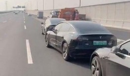 特斯拉最新款爆料视频,颠覆未来的电动革命前瞻